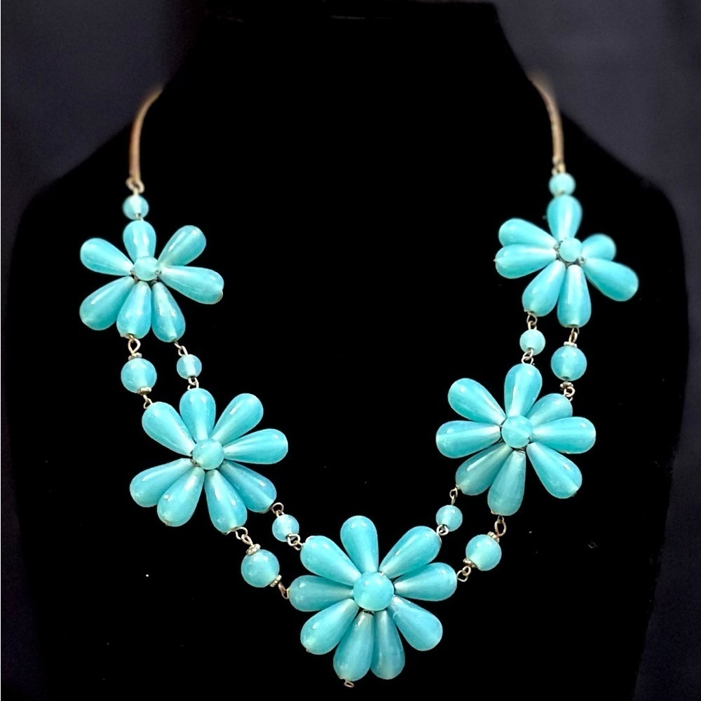 Blue glass flower statement necklace​​​​​